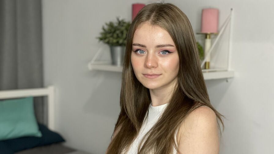 EmmaWarren live cam model
