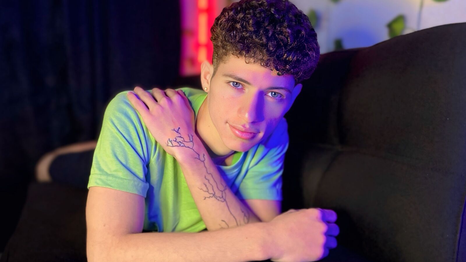 MattiaLeroux erotic portrait