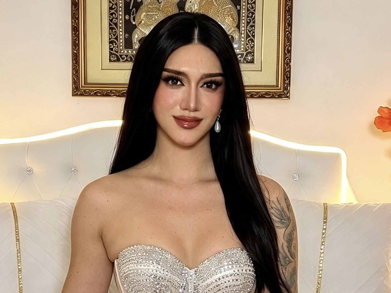 Live cam for MonicaElaris