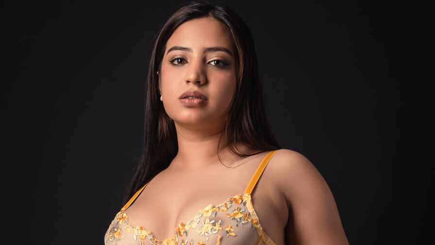 Live HD Nude Chat with BiancaCruzz