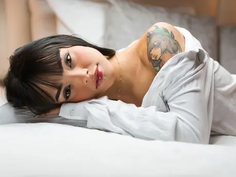 Chat with MiaSantclaire