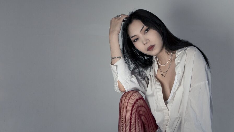 YeseniaCousens live cam model