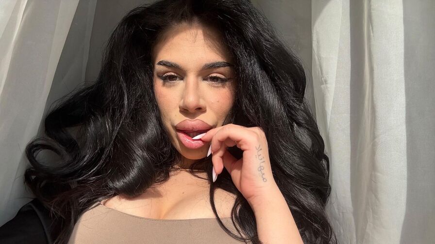 Watch ReinaTriana live on Amateur Porn