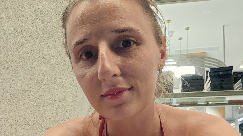 Watch  AryaVibe live on LiveJasmin