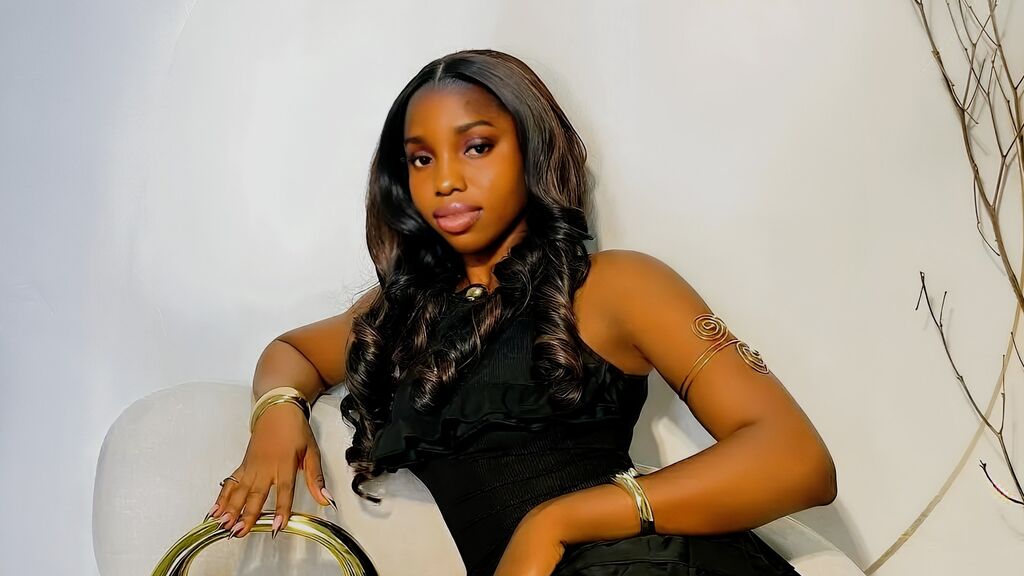 ShebaGold Live Cam on LiveJasmin