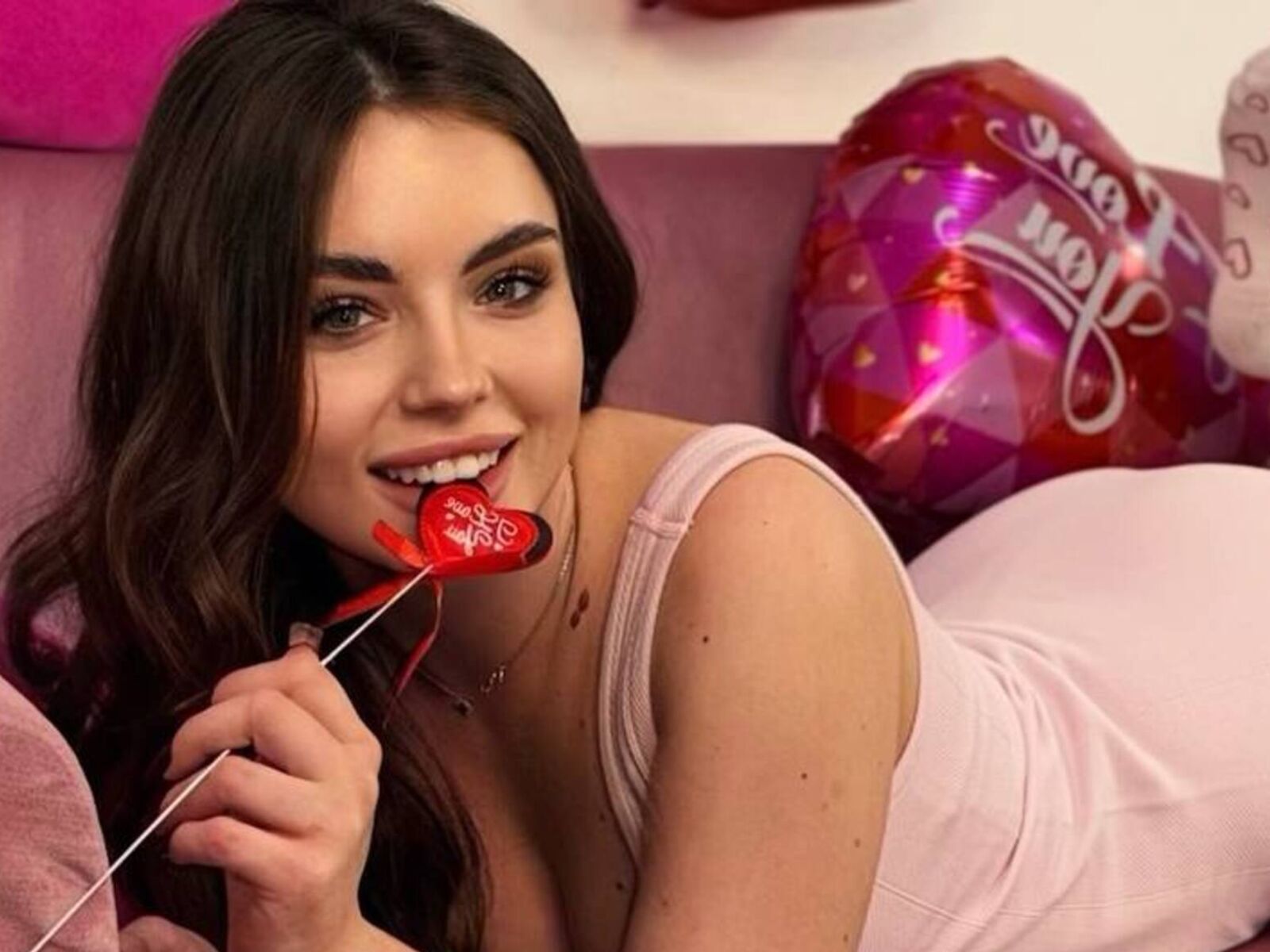 Live cam for EvellinMills