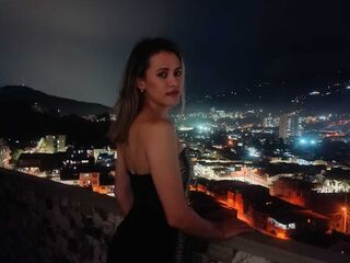 Webcam model CatalleyaRuiz from LiveJasmin