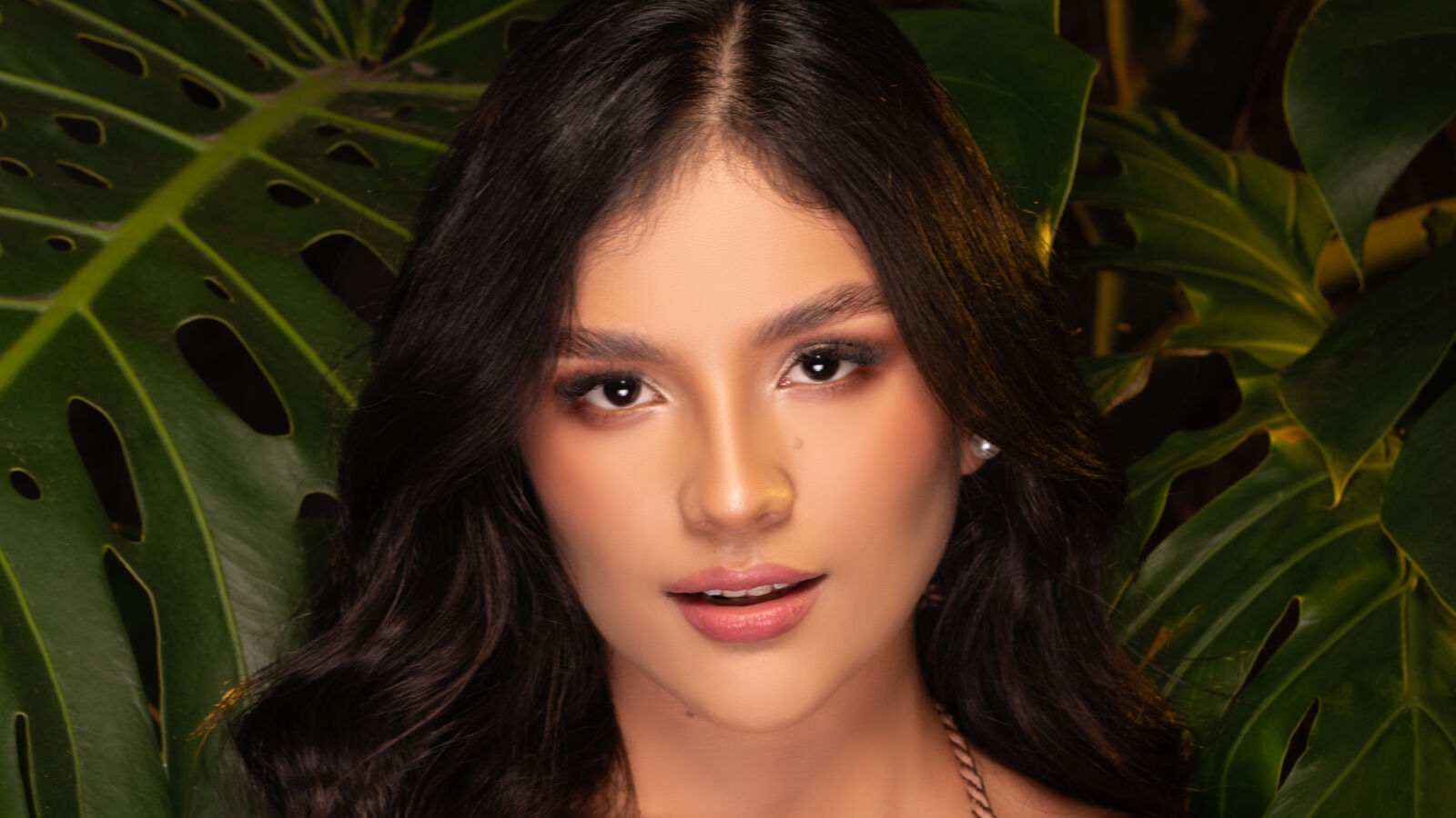 MiahRivers glamour portrait