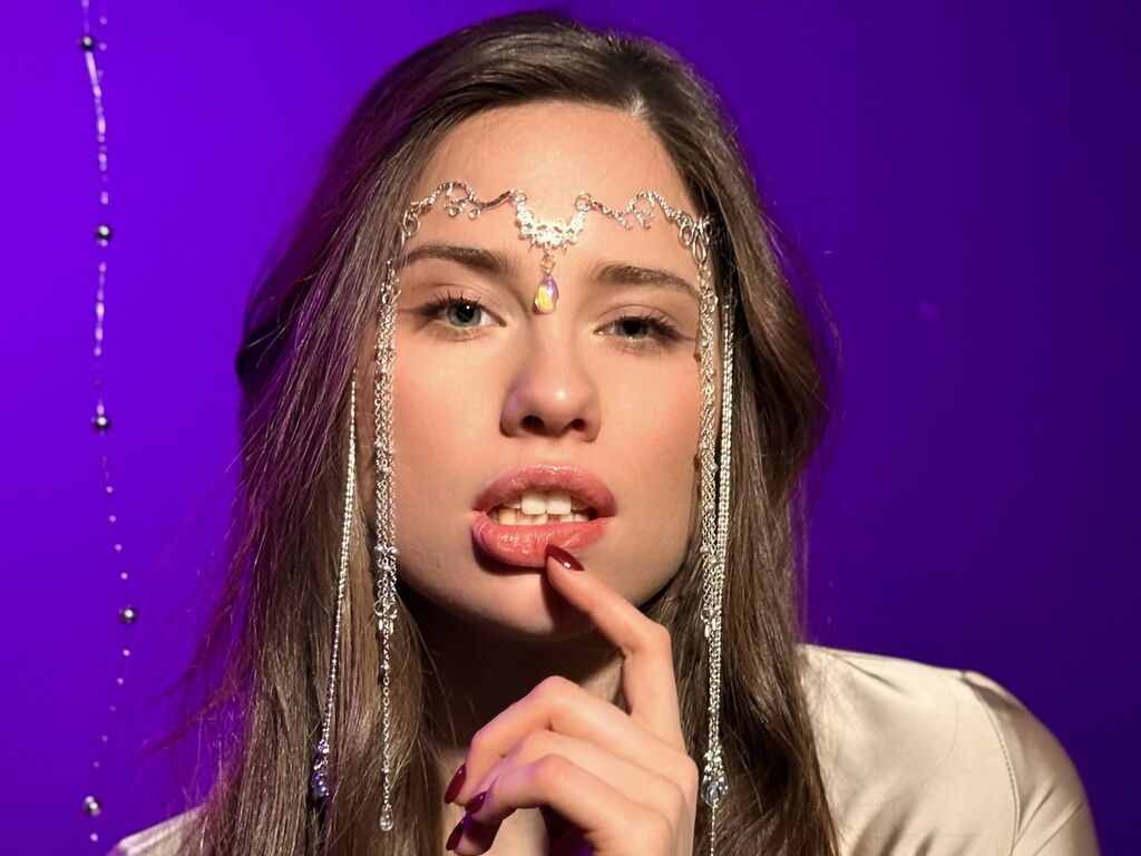 AngelineDivinne's Thumb Image