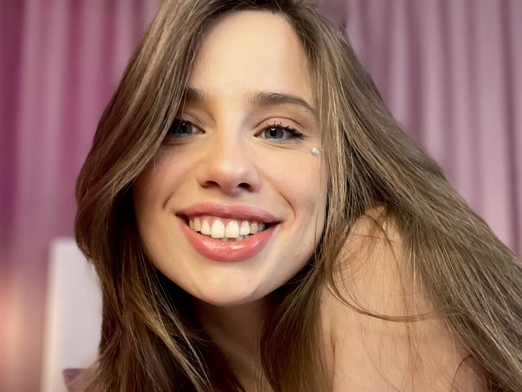 AngelineDivinne – webcam model profile photo