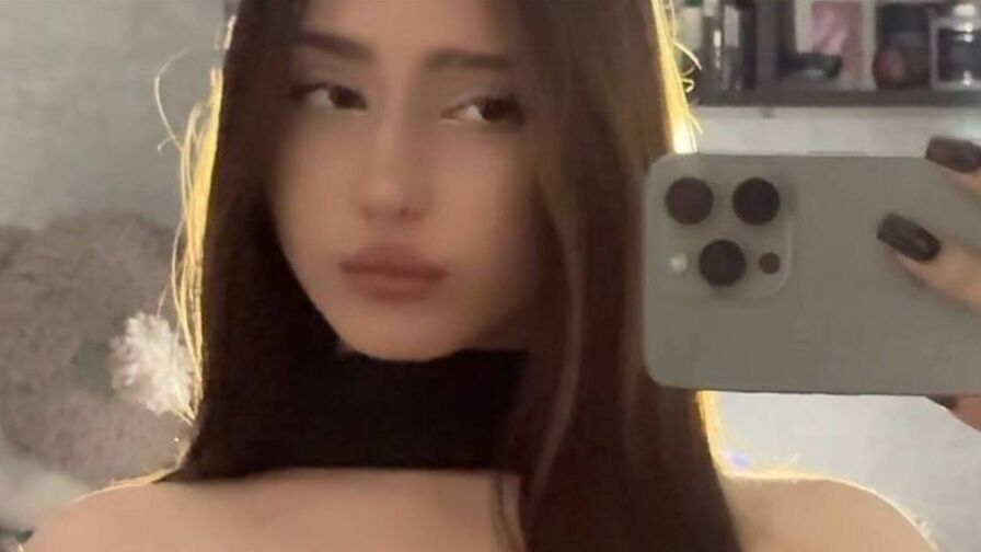 Engage with BellaJersiquins Live