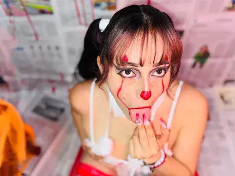 Chat with ElisaPolarodee