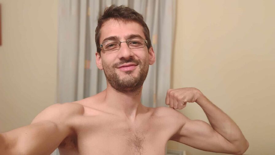 Watch HungEddy live on The Hot Webcams