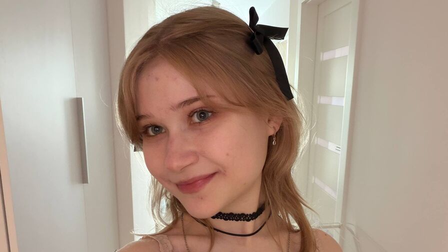 AishaLune's Webcam