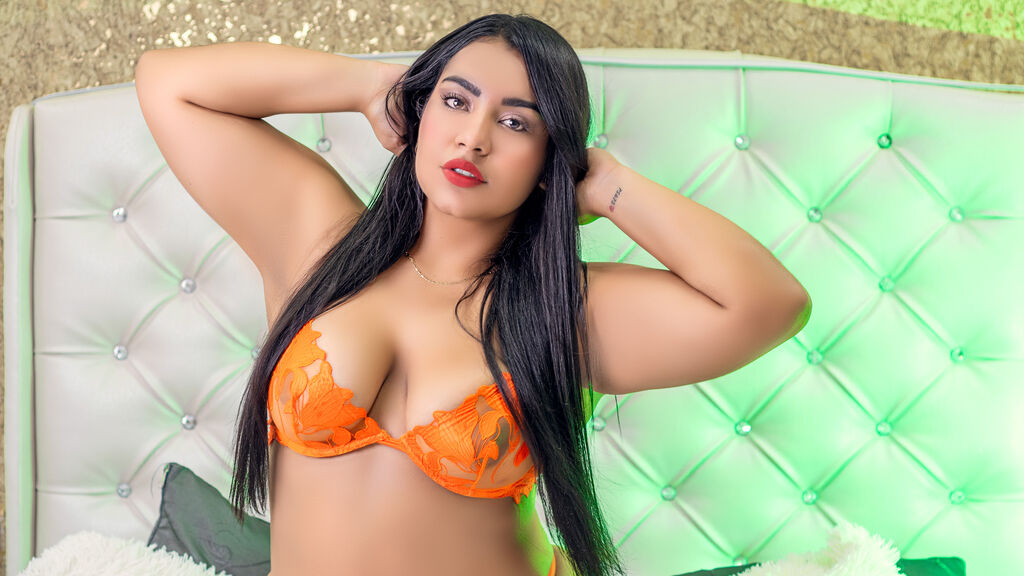 Sex chat gratuit in direct cu SienaWolf pe LiveJasmin