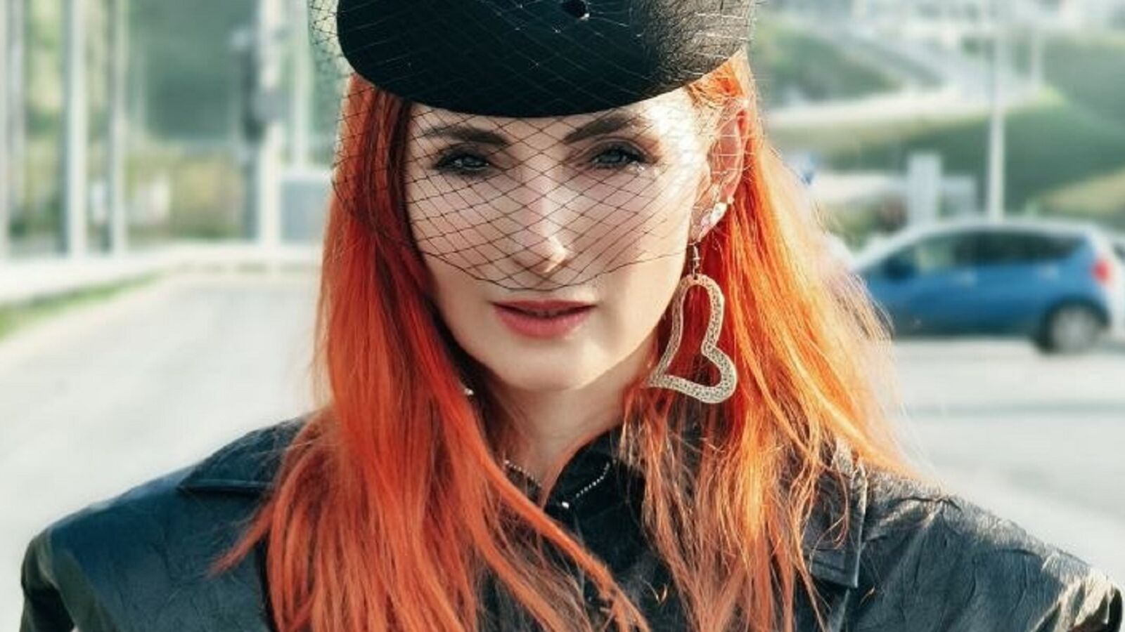 HelenWildKat glamour portrait
