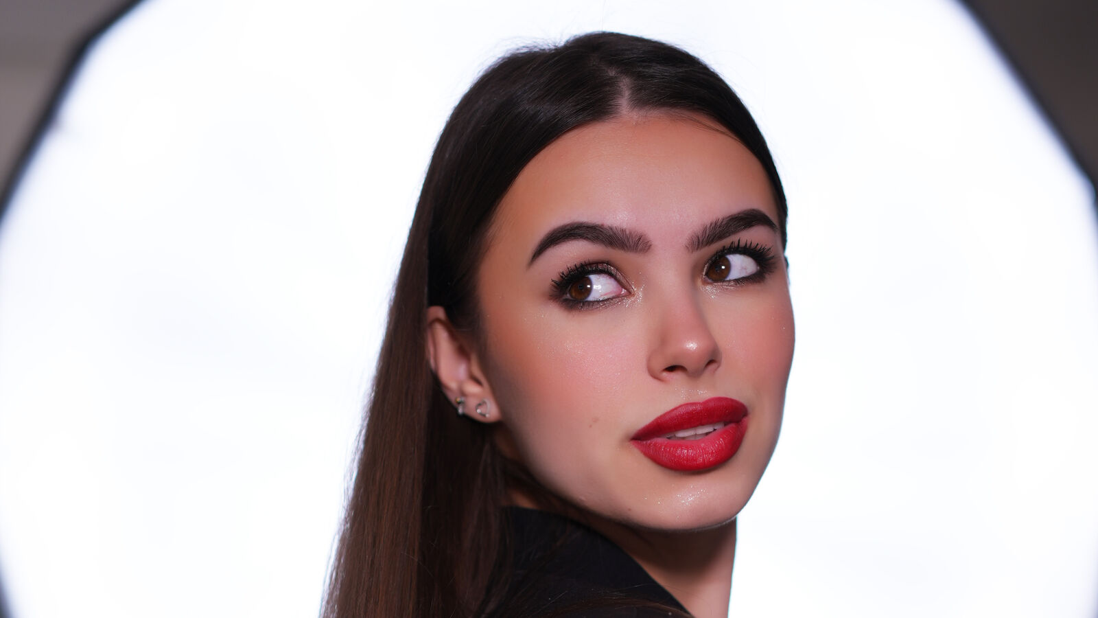 AlexisReey erotic portrait