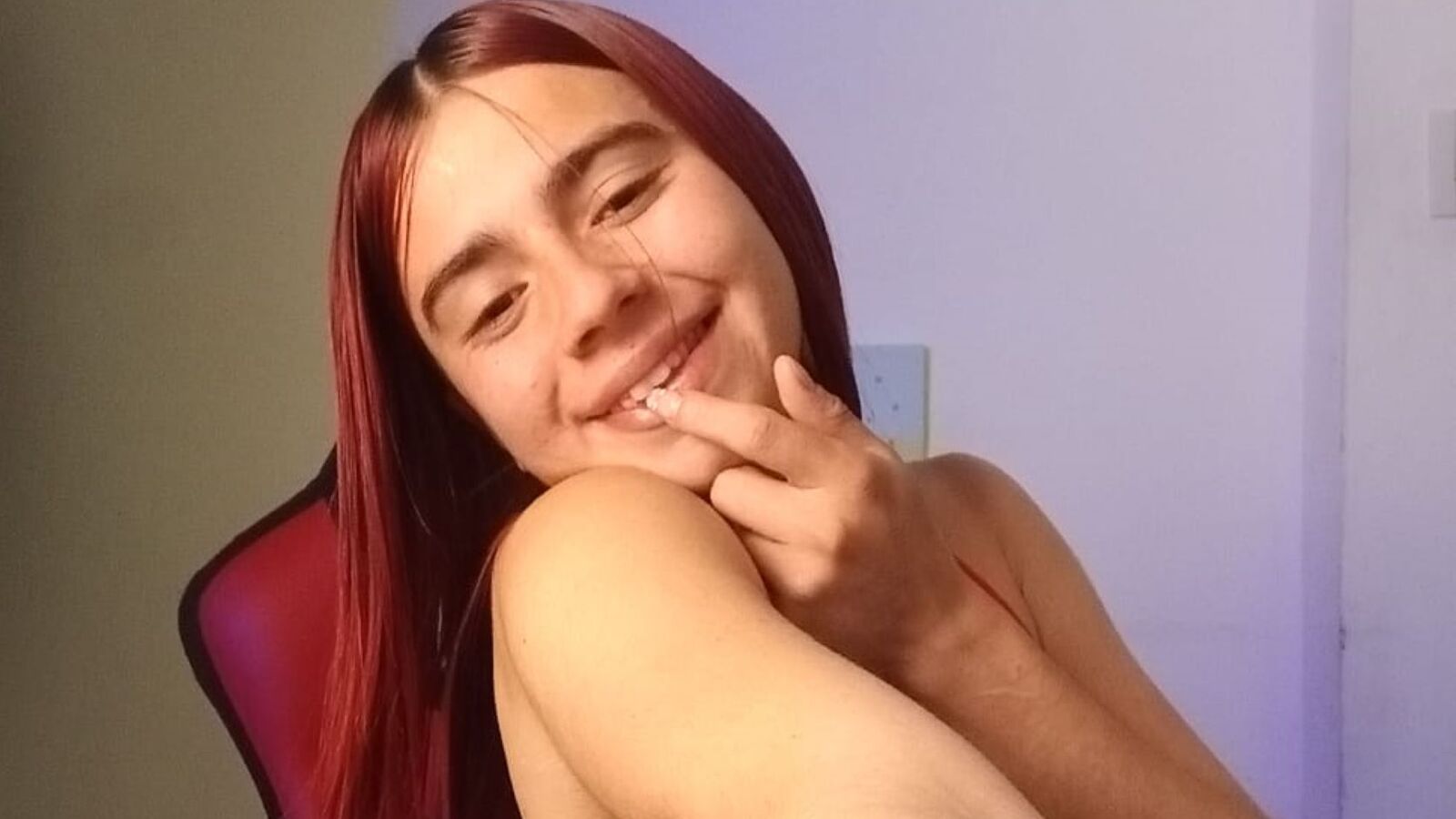 AnnieDiorst erotic portrait