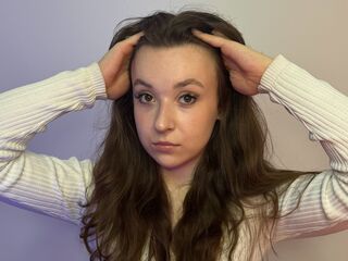 live cam feed KendraBelow