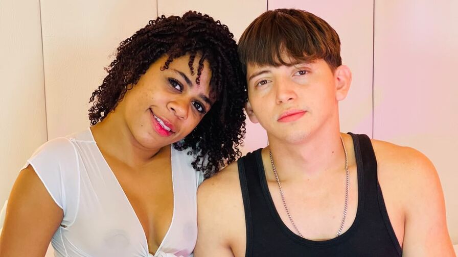 Watch EmaAndClark live on Jasminedc