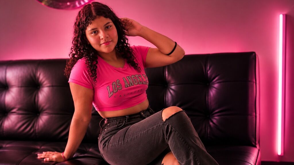 Watch DaisyRouse from LiveJasmin on GirlsOfJasmin