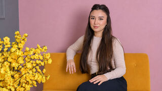 LauraEwing related LiveJasmin model room image