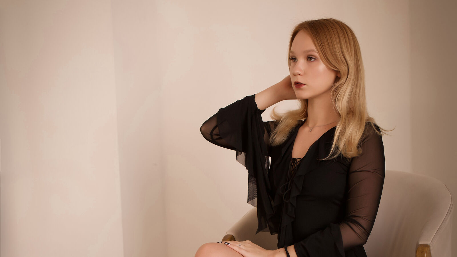 SophieBlosson glamour portrait