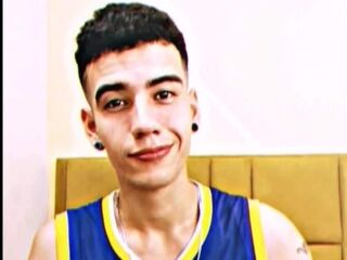 MateoHummer is a webcam model, age 27