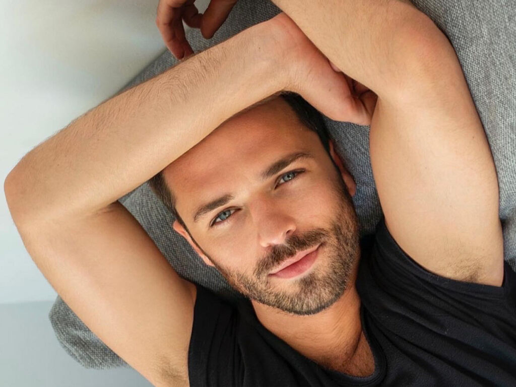 EugineHilton male webcam performer preview