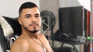 Free Nude ChistopherFox