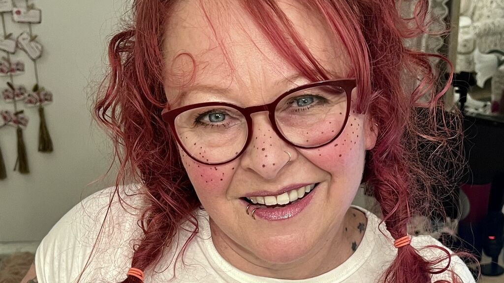 DaphneJo online on GirlsOfJasmin