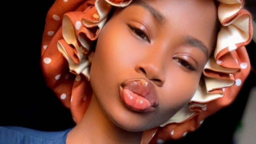 Watch JoyWinnie live on freshseotools.com