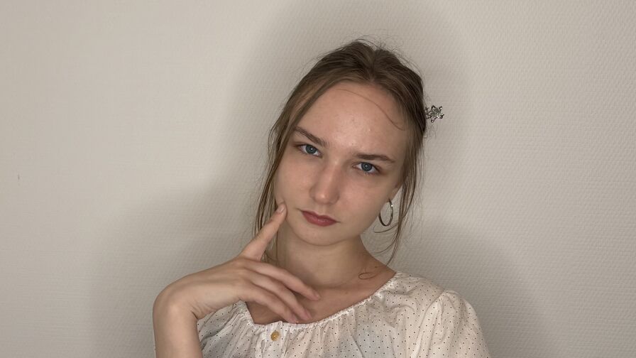 Watch OmegaHagadone live on Cuties