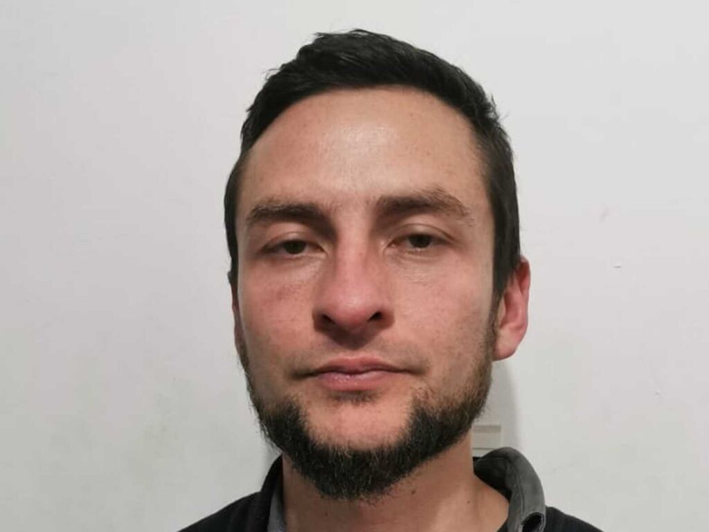 EliottBernard Live Cam