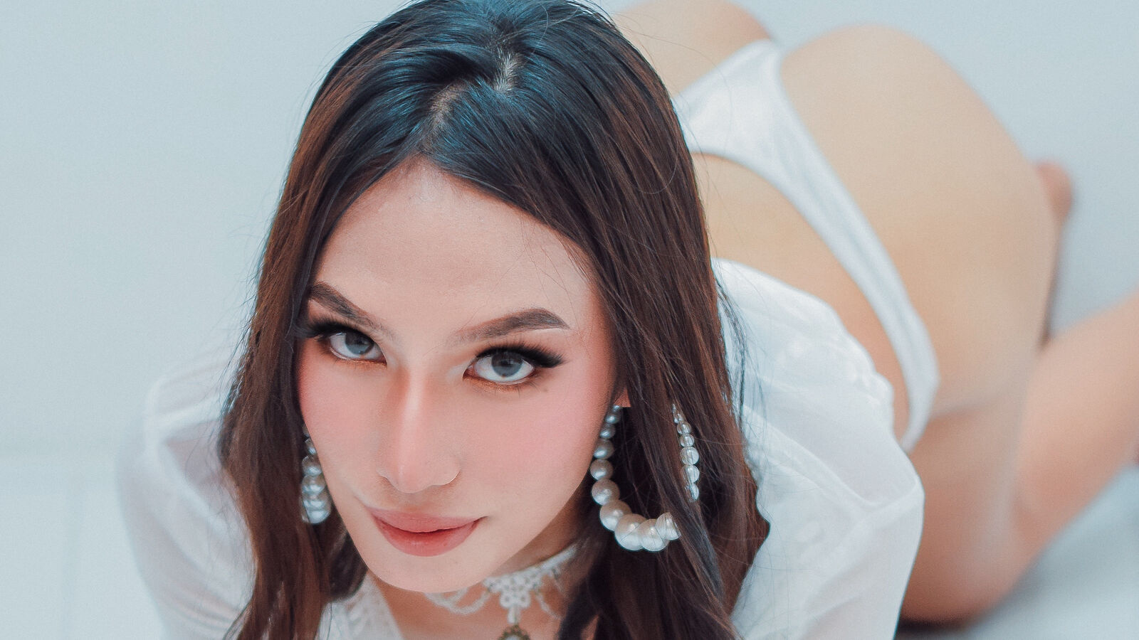 LeillaSanchez glamour portrait