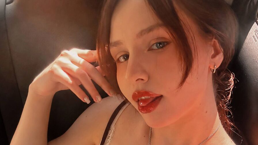Watch LoraMiracles live on Jasminedc
