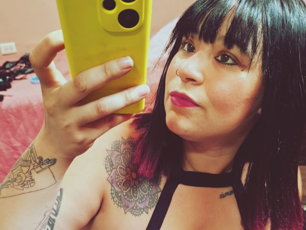 RoxanaFeel's live cam