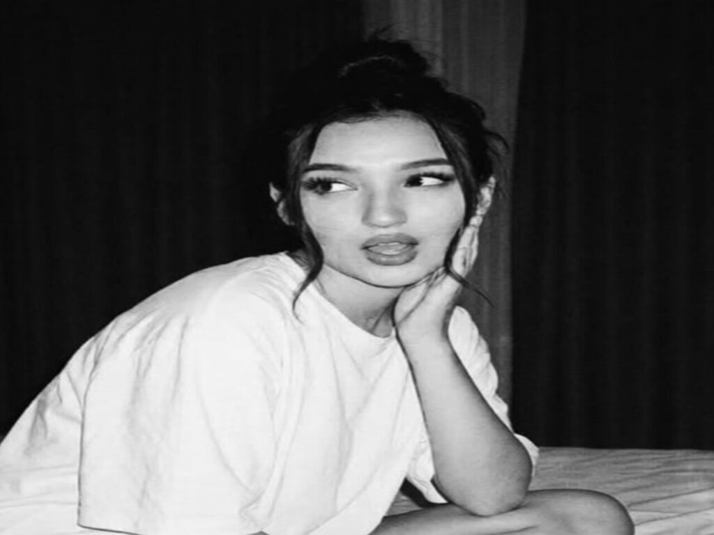 AlaiaHarpers LiveJasmin webcam model profile photo