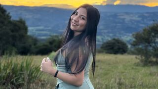 PocahontasWillow live cam girl profile