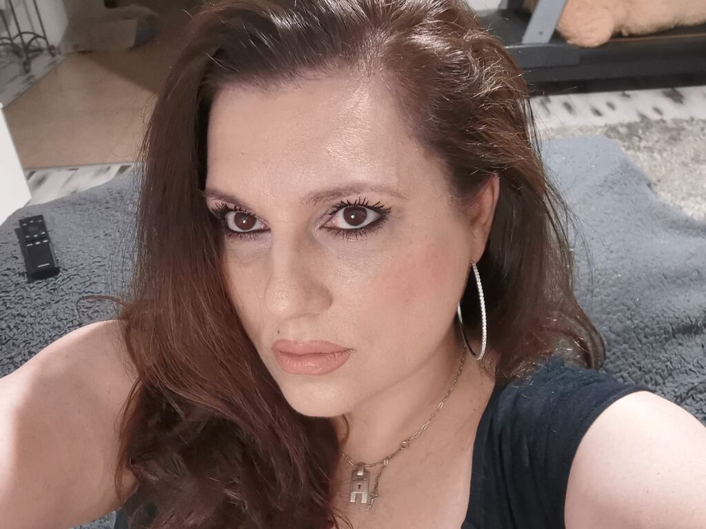 StellaGemella private mature cam profile