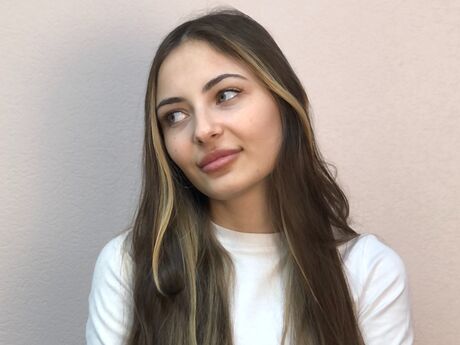 Chat with ZanaBaerman