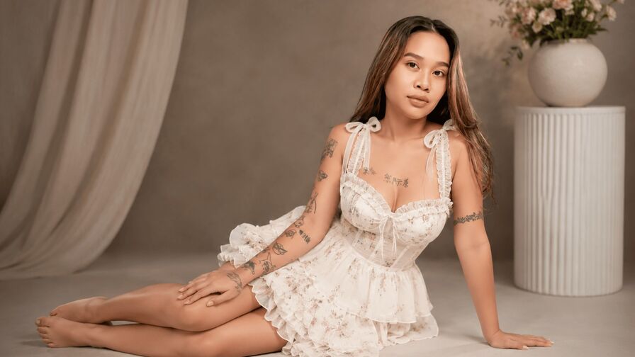 Watch AnikkaTorres live on Ultra Erotica
