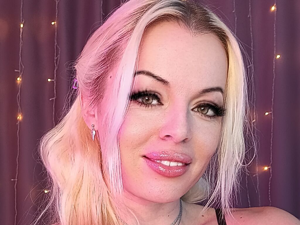 JoyceJones Nude