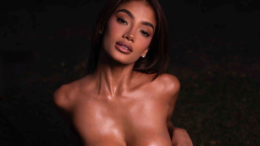 Free Naked AnnieAdans