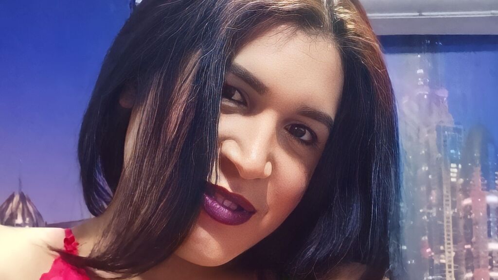 Watch DianaVillasmil live on cam at LiveJasmin