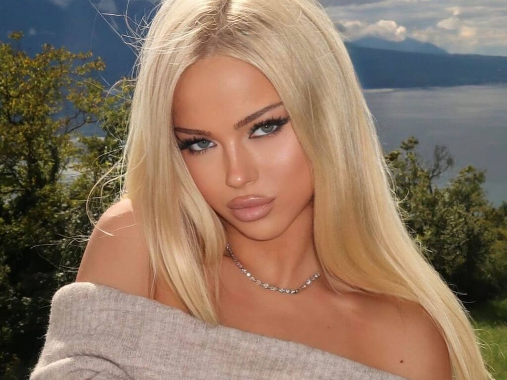 ArianaDaili LiveJasmin credits show profile