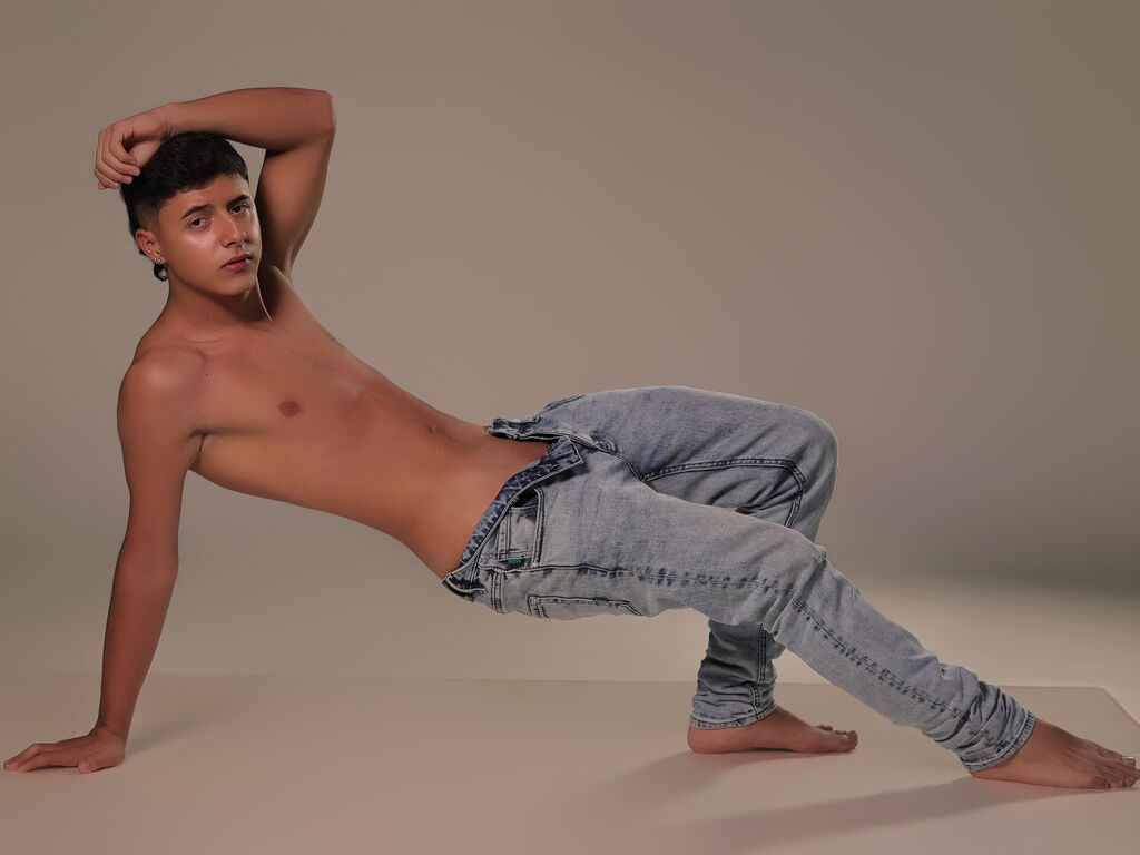 JostinOrtiz age 18
