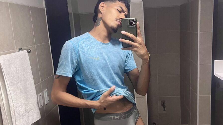 Watch DamonMaximoff live on Cam Plug
