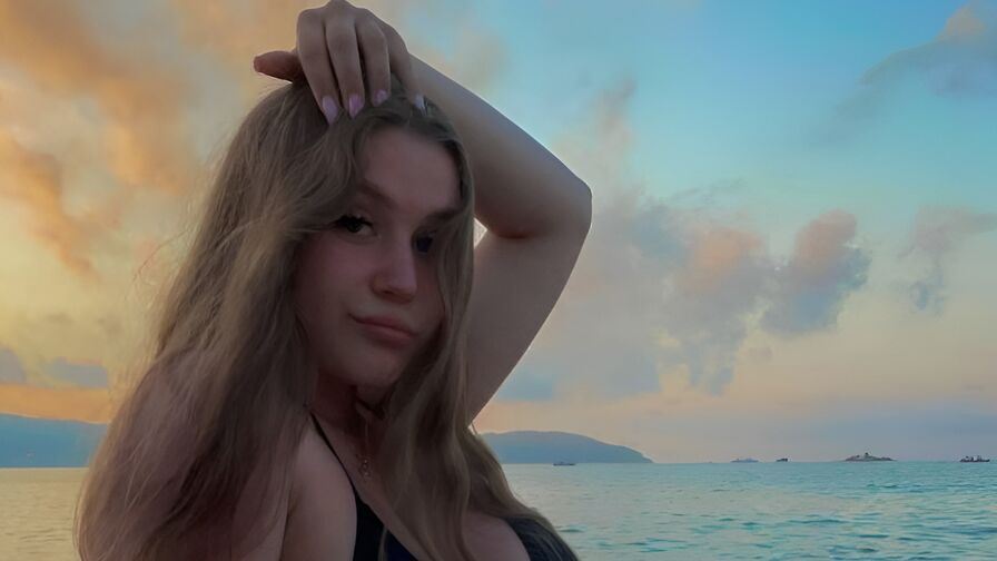 Watch MeganPerson live on Club Ginger Blaze