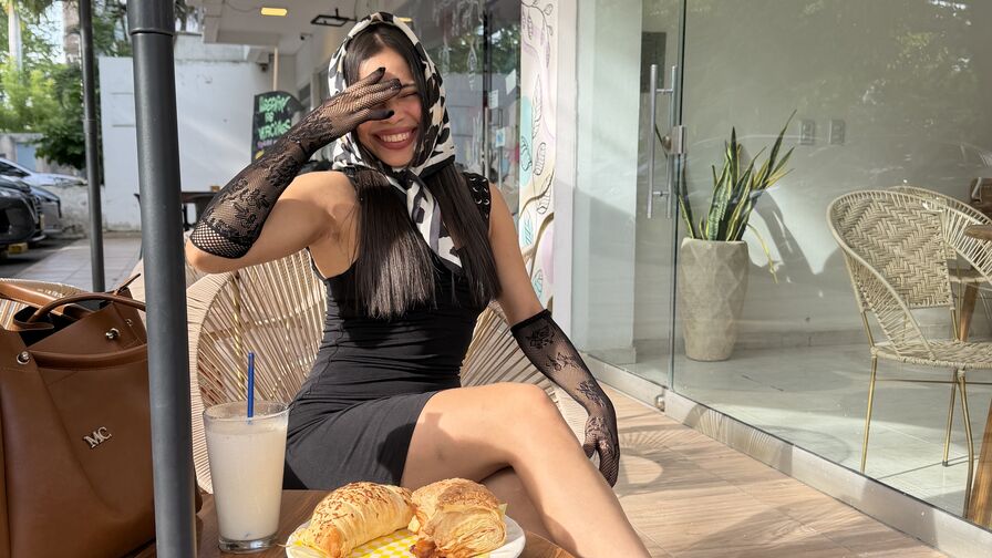 Watch DarlaDanger live on Ultra Erotica